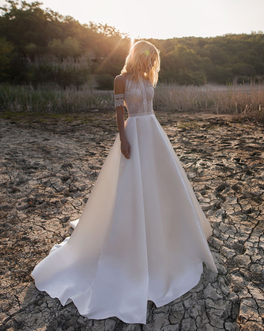Retro Lace Wedding Dress
